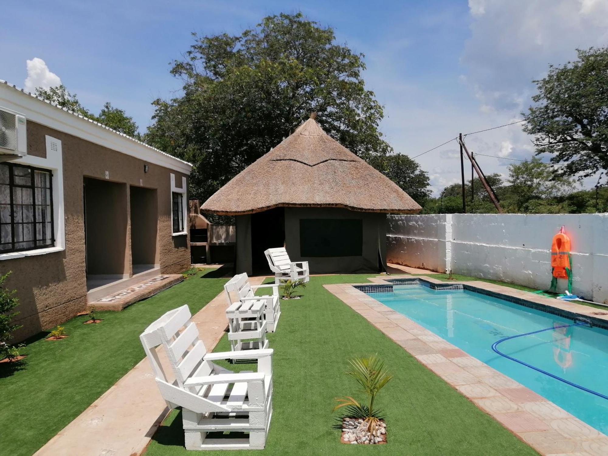 Looks Cottages Self Catering Apartments Kasane Exterior foto