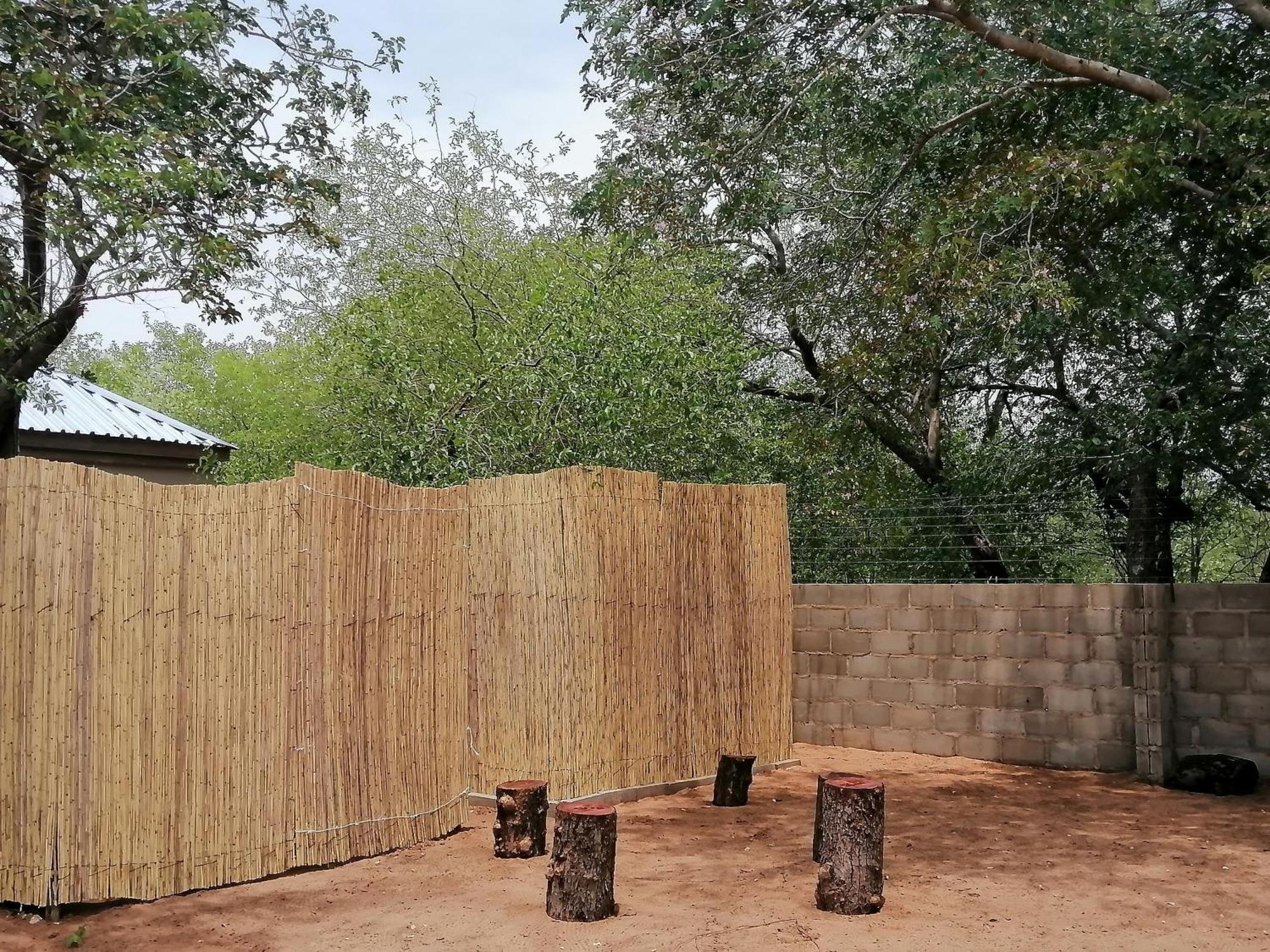 Looks Cottages Self Catering Apartments Kasane Exterior foto